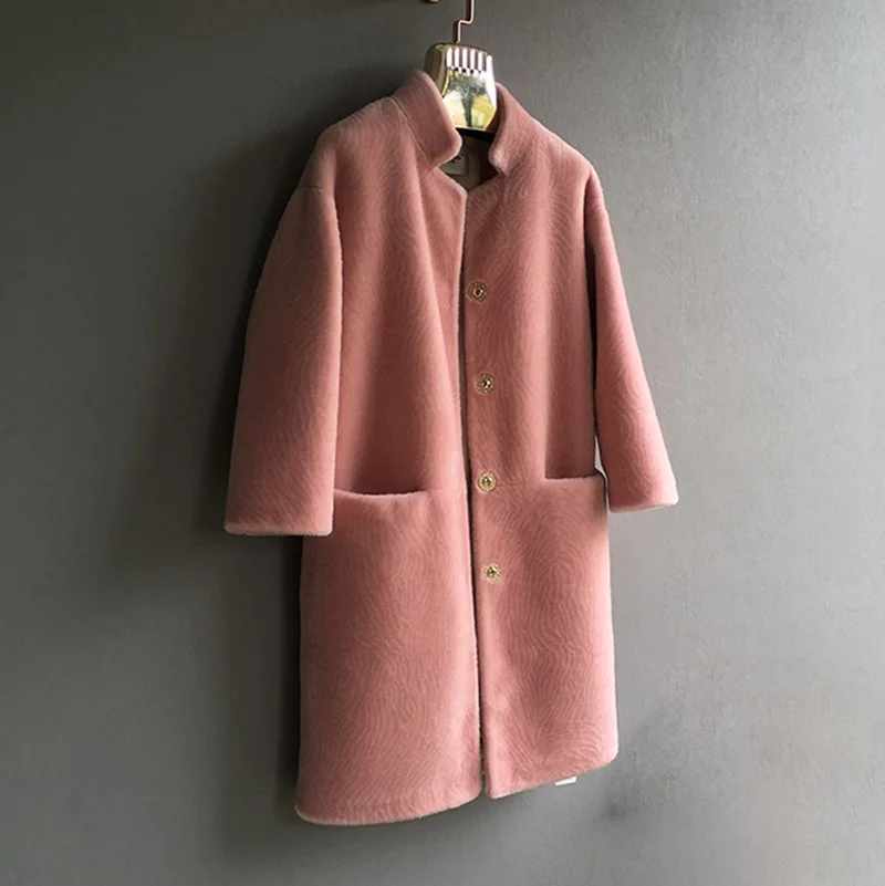 2018 new natural sheep fur shearling coat women Merino Sheep Fur Wool jacket ladies winter Thick outwear stand collar garment
2018 new natural sheep fur shearling coat women Merino Sheep Fur Wool jacket ladies winter Thick outwear stand collar garment