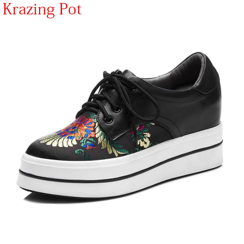 2018 Fashion Cow Leatehr Superstar Streetwear Platform Embroider Silk Lace Up Sneakers Round Toe High Heels Casual Shoes L3f2
2018 Fashion Cow Leatehr Superstar Streetwear Platform Embroider Silk Lace Up Sneakers Round Toe High Heels Casual Shoes L3f2