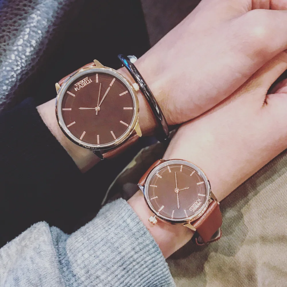 New couple fashion watch simple watch female student Korean version of the trend of leisure sports
New couple fashion watch simple watch female student Korean version of the trend of leisure sports