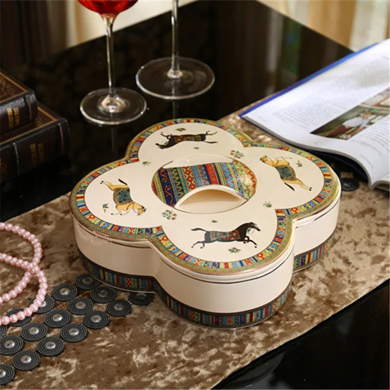 Porcelain candy box/nuts box with lid ivory porcelain god horses design embossed outline in gold antique quality decoration
Porcelain candy box/nuts box with lid ivory porcelain god horses design embossed outline in gold antique quality decoration