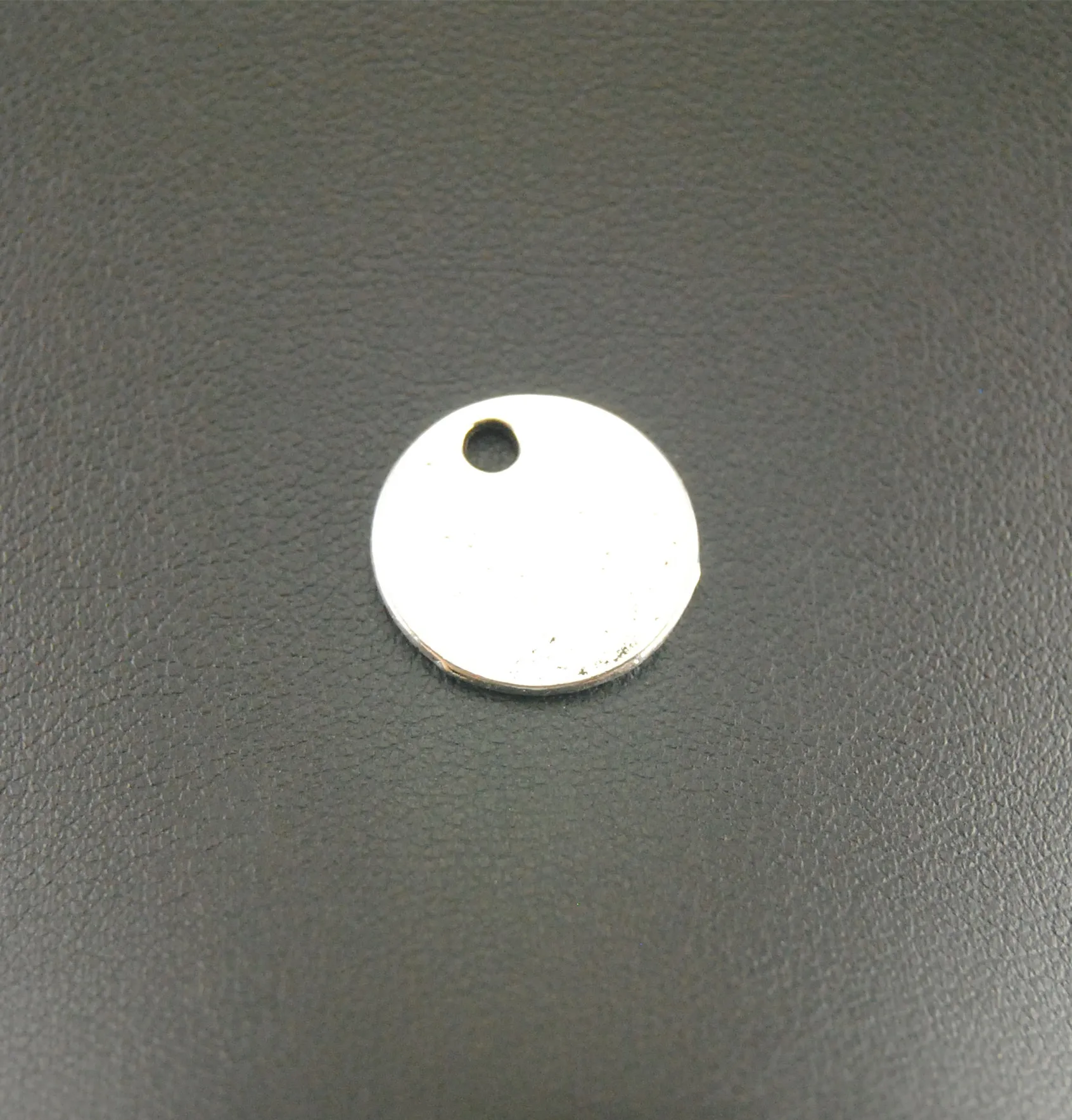 10 Pcs Silver Color Metal Blank Stamping Tags Pendants Round Bracelet Necklace Jewelry Making Handmade DIY 16mm A809
10 Pcs Silver Color Metal Blank Stamping Tags Pendants Round Bracelet Necklace Jewelry Making Handmade DIY 16mm A809