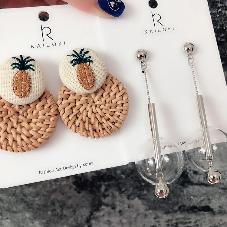 Hot Handmade pineapple Drop Earrings For Women Wooden Straw Weave Rattan Earrings Big Round ball Wedding Trendy Dangle Jewelry
Hot Handmade pineapple Drop Earrings For Women Wooden Straw Weave Rattan Earrings Big Round ball Wedding Trendy Dangle Jewelry