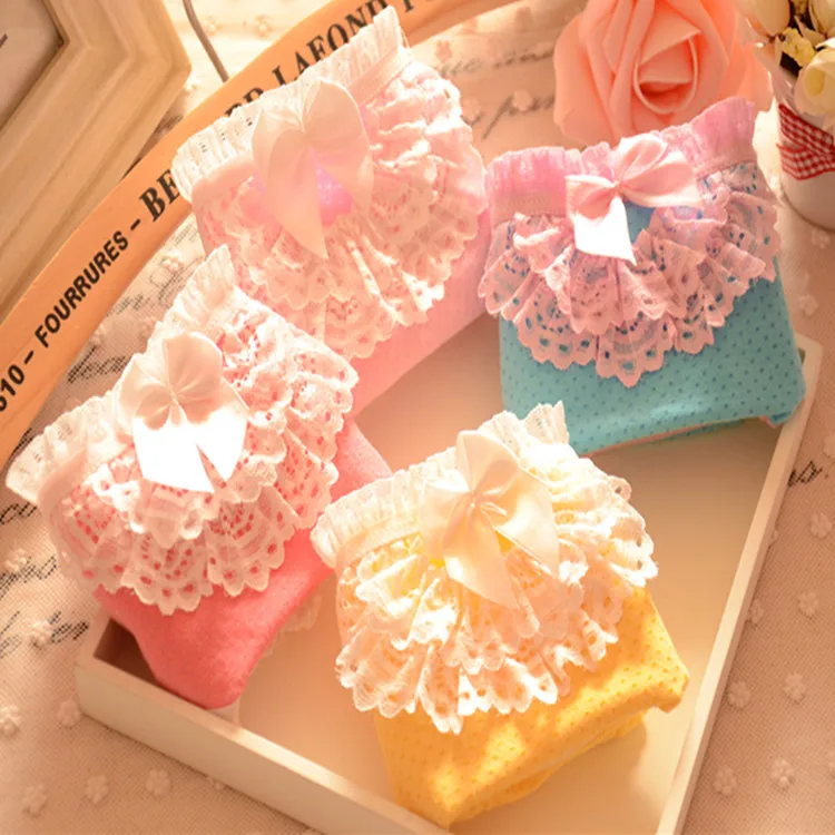 6pcs New Lace laciness underwear girls panties Half circle cute bow cotton kids underwear Small bibs girl's underwear clothes
6pcs New Lace laciness underwear girls panties Half circle cute bow cotton kids underwear Small bibs girl's underwear clothes