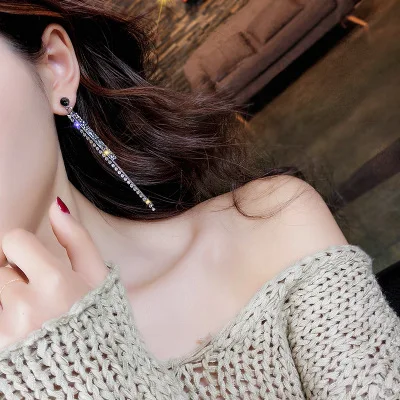 Cold wind black Rhinestone Tassels Eardrop Korean Elegant For Women Earrings pendientes brincos temperament
Cold wind black Rhinestone Tassels Eardrop Korean Elegant For Women Earrings pendientes brincos temperament