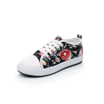 Big children girls canvas shoes junior high school students sports shoes floral canvas shoes size 30 to size 40 
Big children girls canvas shoes junior high school students sports shoes floral canvas shoes size 30 to size 40