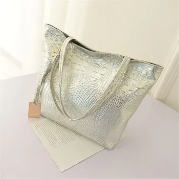 2018 summer new PU leather waterproof silver bag crocodile pattern large capacity single shoulder bag leisure beach bag lady bag
2018 summer new PU leather waterproof silver bag crocodile pattern large capacity single shoulder bag leisure beach bag lady bag