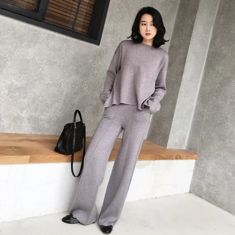 Women sweater suit and sets Casual Knitted Sweaters two Piece Pants Set Suits Casual Knitted Trousers+Jumper Tops Clothing Set
Women sweater suit and sets Casual Knitted Sweaters two Piece Pants Set Suits Casual Knitted Trousers+Jumper Tops Clothing Set