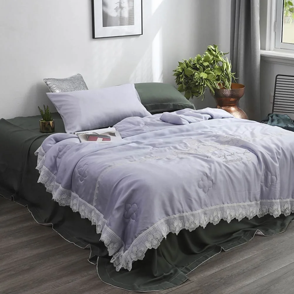 2019 Floral Light Purple Lace Thin Summer Quilt Air-condition Embroidery Comforter Artificial Silk Fabric Polyester Queen Size
2019 Floral Light Purple Lace Thin Summer Quilt Air-condition Embroidery Comforter Artificial Silk Fabric Polyester Queen Size