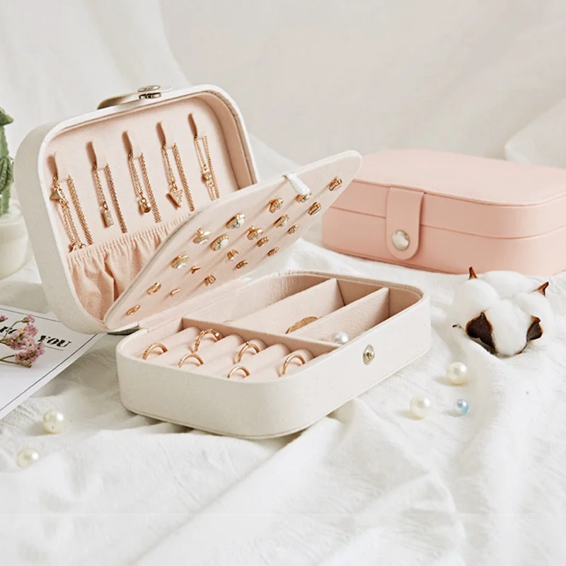 Simple Portable Leather Earrings Board Jewelry Box Travel Comestic Jewelry Casket Organizer High Grade Makeup Storage Box Gifts
Simple Portable Leather Earrings Board Jewelry Box Travel Comestic Jewelry Casket Organizer High Grade Makeup Storage Box Gifts