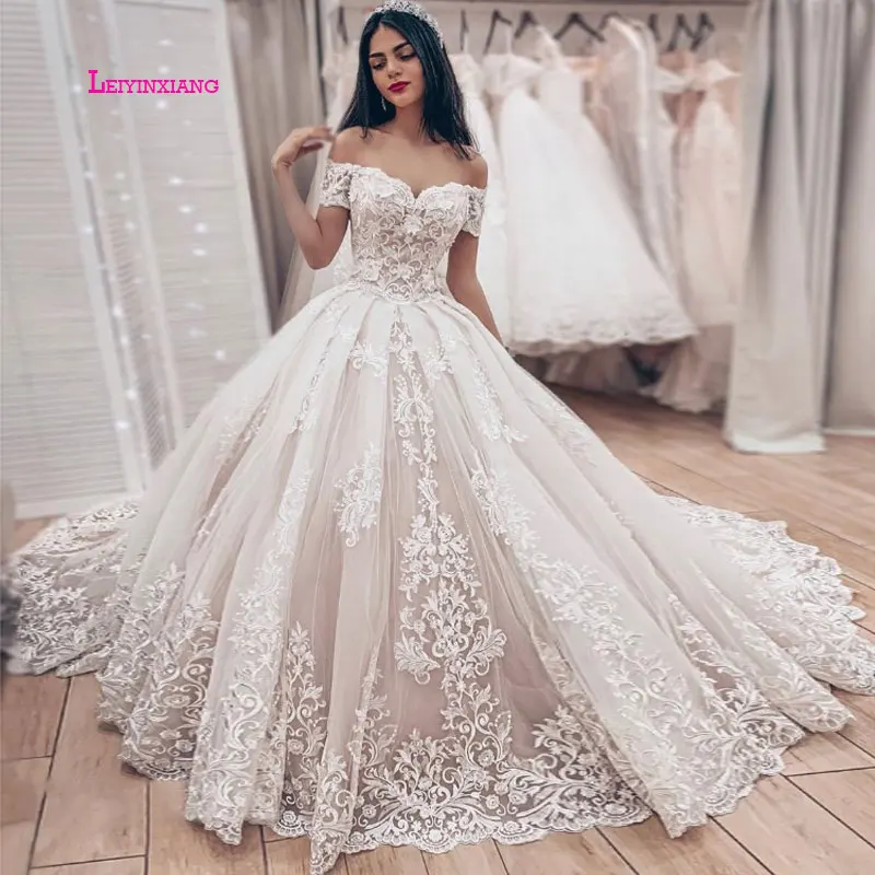 LEIYINXIANG New Luxury Appliques Court Train Ball Gown Wedding Dresses Fashion Lace Princess Bridal Gowns Plus Size Sweetheart
LEIYINXIANG New Luxury Appliques Court Train Ball Gown Wedding Dresses Fashion Lace Princess Bridal Gowns Plus Size Sweetheart