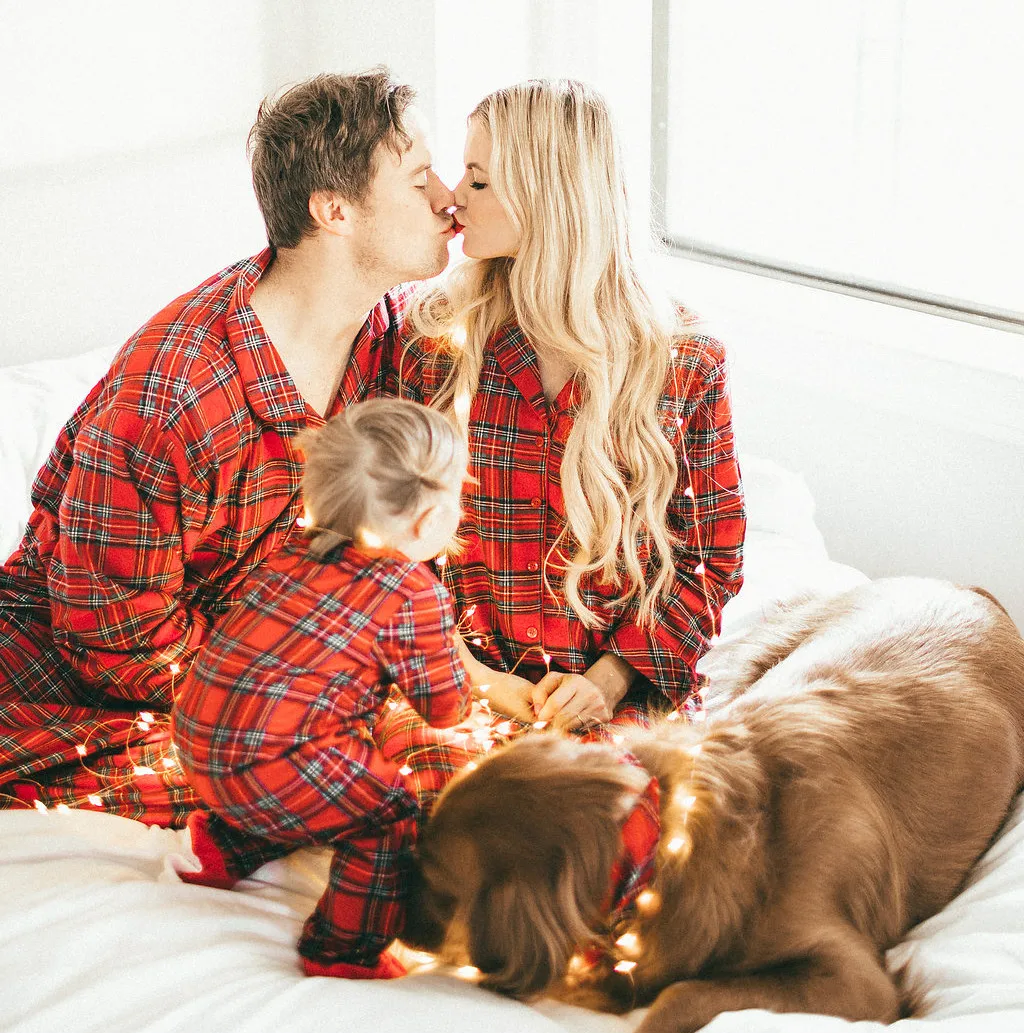 Christmas Family Matching Clothes Pajamas Set Men Women Baby Kids Set Xmas Party Family Sleepwear Nightwear
Christmas Family Matching Clothes Pajamas Set Men Women Baby Kids Set Xmas Party Family Sleepwear Nightwear