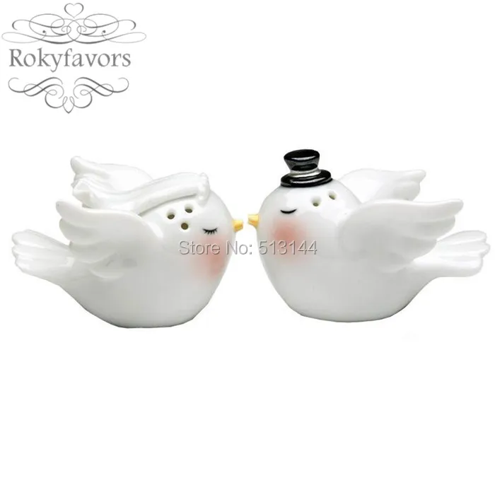 happily ever after birds salt and pepper shaker01