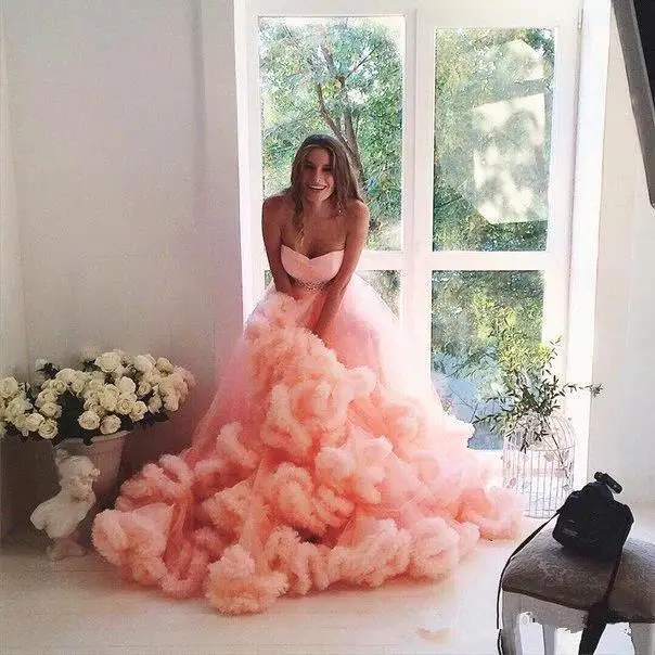 Wave Tier Layer Skirts Long Train Peach Ball Gown Wedding Dresses 2019 Cascading Ruffles Bridal Gowns Sash Bohemian Wedding gown
Wave Tier Layer Skirts Long Train Peach Ball Gown Wedding Dresses 2019 Cascading Ruffles Bridal Gowns Sash Bohemian Wedding gown