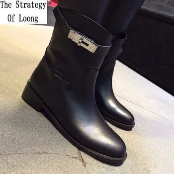 Women Autumn Winter Genuine Leather Short Boots Round Toe Low Hoof Heels Plus Size Metal Decoration Buckle Half Boots 20181015
Women Autumn Winter Genuine Leather Short Boots Round Toe Low Hoof Heels Plus Size Metal Decoration Buckle Half Boots 20181015