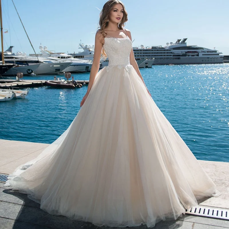 2019 Luxury Wedding Dresses Spaghetti Straps CourtTrain Satin Bridal Gowns Beading Vestido De Noiva Charming Lace Weding Dress
2019 Luxury Wedding Dresses Spaghetti Straps CourtTrain Satin Bridal Gowns Beading Vestido De Noiva Charming Lace Weding Dress