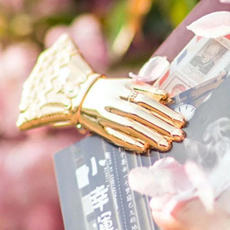 Vintage Lady's Hand Shaped Book Clip Gold Metal Paper Clips Travelers Notebook Accessories Planner Scrapbook Decoration tools
Vintage Lady's Hand Shaped Book Clip Gold Metal Paper Clips Travelers Notebook Accessories Planner Scrapbook Decoration tools