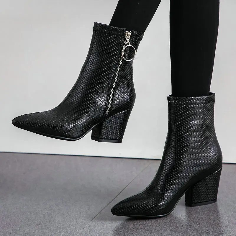 New Yellow White Snake print Pointed Toe Chunky Heel Ankle Boots Women Comfort Winter Boots Ladies Party Thick Heel Short Boots
New Yellow White Snake print Pointed Toe Chunky Heel Ankle Boots Women Comfort Winter Boots Ladies Party Thick Heel Short Boots