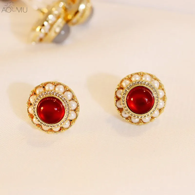 AOMU S925 Sterling Silver Pin Baroque Metal Gold Pearl Crystal Stone Geometric Round Small Stud Earrings for Women Girl
AOMU S925 Sterling Silver Pin Baroque Metal Gold Pearl Crystal Stone Geometric Round Small Stud Earrings for Women Girl