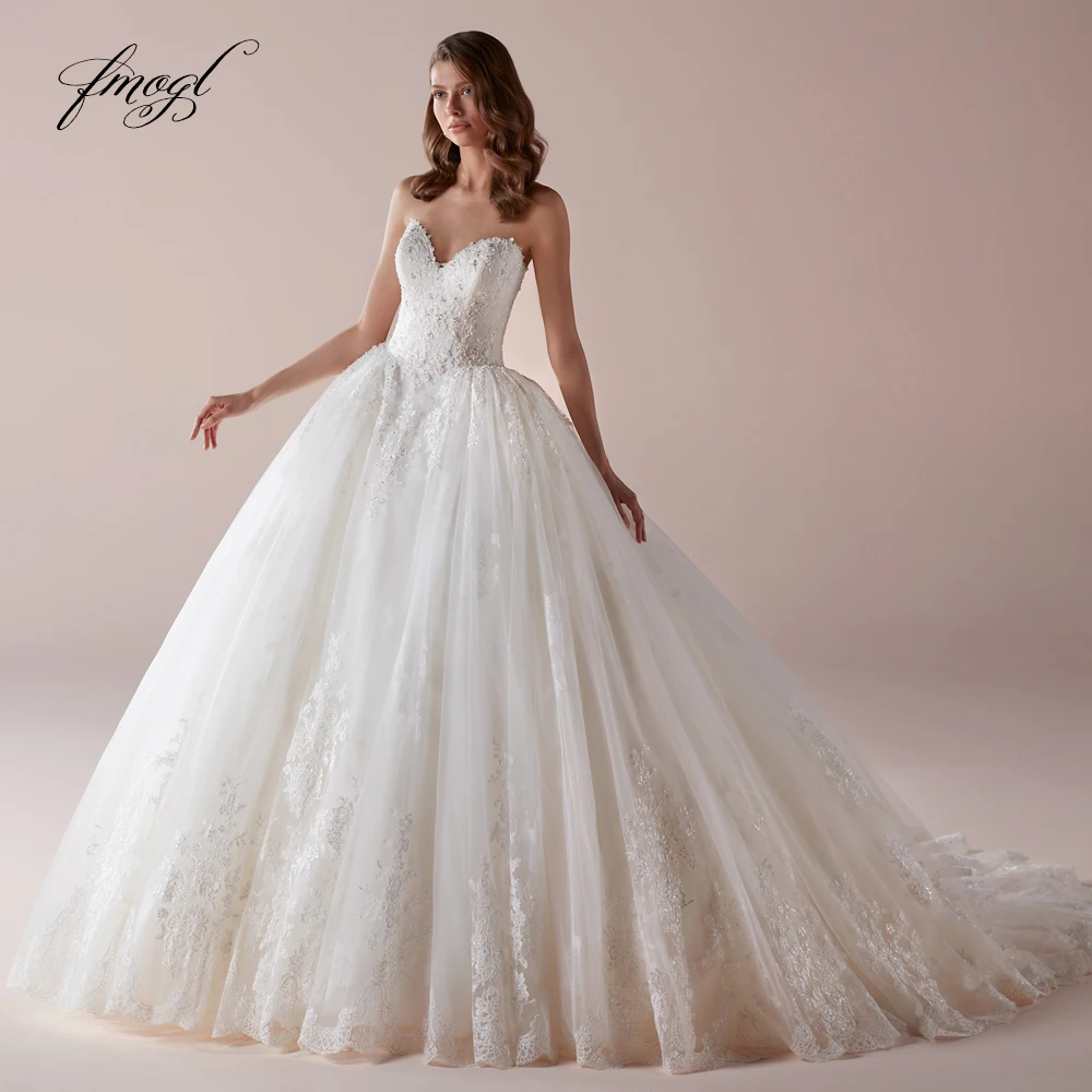 Fmogl Sexy Backless Sweetheart Ball Gown Wedding Dress 2019 Luxury Appliques Beaded Zipper Court Train Lace Vintage Bridal Gowns
Fmogl Sexy Backless Sweetheart Ball Gown Wedding Dress 2019 Luxury Appliques Beaded Zipper Court Train Lace Vintage Bridal Gowns