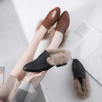 INS hot women Slippers Genuine Leather Rabbit hair lining 22-25 cm length shoes woman ladies shoes pumps Outdoor slippers
INS hot women Slippers Genuine Leather Rabbit hair lining 22-25 cm length shoes woman ladies shoes pumps Outdoor slippers
