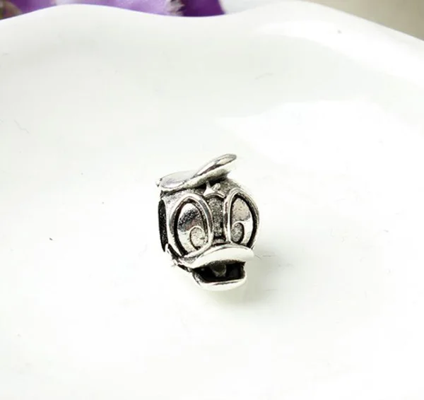 Vintage Silver Color Cute Animal Donald Duck Beads Charms Fit Pandora Bracelets & Bangles for Women Simple Style DIY Jewelry
Vintage Silver Color Cute Animal Donald Duck Beads Charms Fit Pandora Bracelets & Bangles for Women Simple Style DIY Jewelry