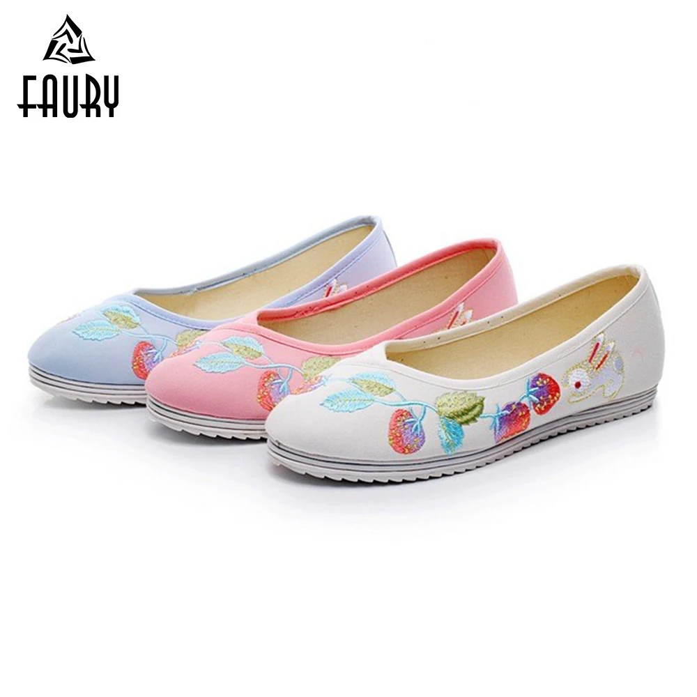 Medical Nurse Shoes Cloth Female Canvas Shoes Sandals Non-slip Summer Breathable Cartoon Embroidered White Rubber Lab Overshoes
Medical Nurse Shoes Cloth Female Canvas Shoes Sandals Non-slip Summer Breathable Cartoon Embroidered White Rubber Lab Overshoes