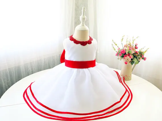 Beautiful white Baby Birthday Dresses with red big bow princess dress summer 2017 beading frocks prom dress
Beautiful white Baby Birthday Dresses with red big bow princess dress summer 2017 beading frocks prom dress