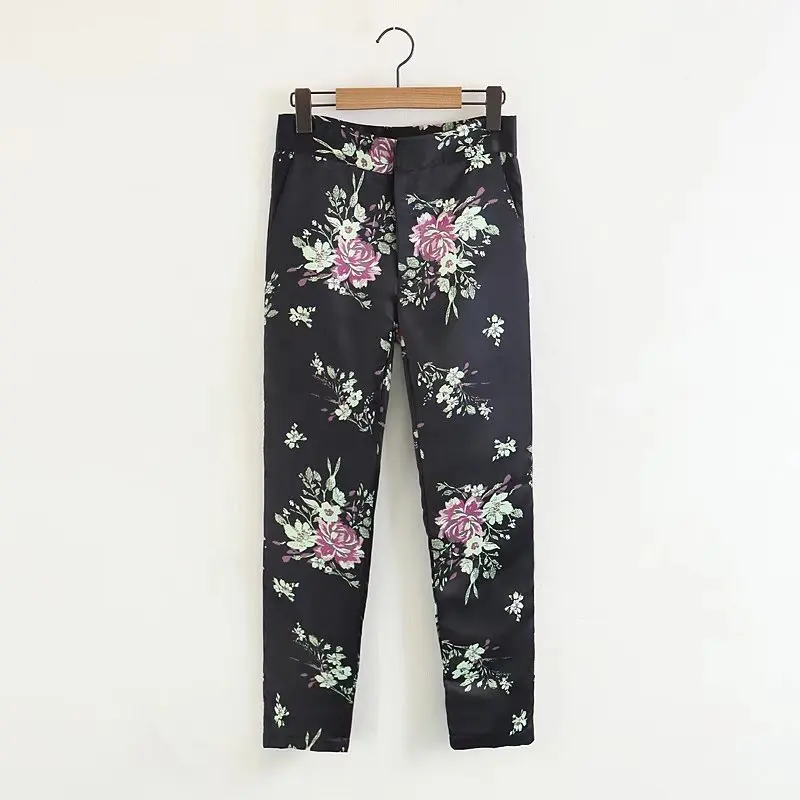 Fashion Women The European and American fashion jacquard suit trousers XZ40-1531
Fashion Women The European and American fashion jacquard suit trousers XZ40-1531