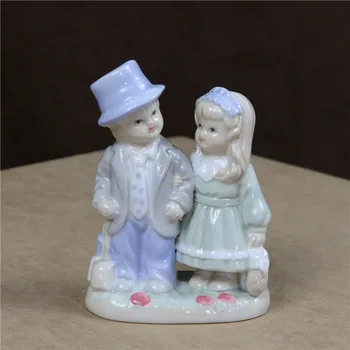 

Vintage Porcelain Shopping Couple Miniature Ceramic Holiday Item Figurine Ornament Handicraft Gift Wedding Decor Valentine's Day