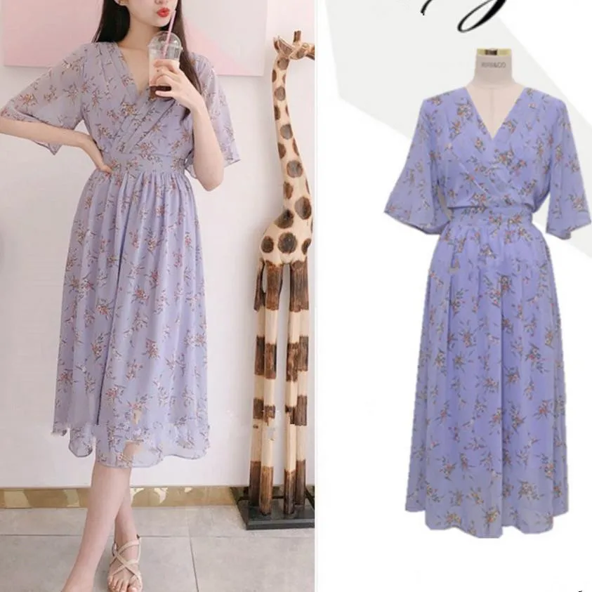Summer vintage small fresh beach dress floral V-neck chiffon slim waist petal sleeve printed dress
Summer vintage small fresh beach dress floral V-neck chiffon slim waist petal sleeve printed dress