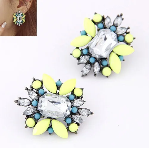2019 Flower Crystals Stud Earring For Women Boho Fashion Jewelry Earrings Female Birthday Gift Brincos 5E080
2019 Flower Crystals Stud Earring For Women Boho Fashion Jewelry Earrings Female Birthday Gift Brincos 5E080
