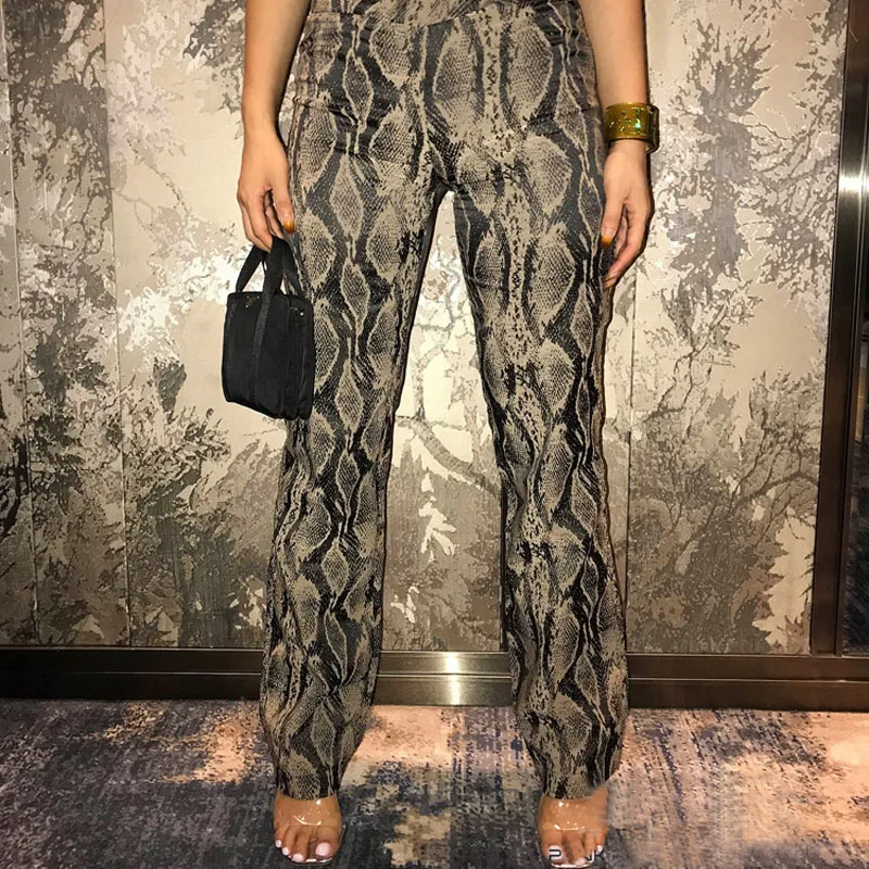 Retro European And American Style Brown Python Pattern Weaving Flower Special Fabric Handsome Straight Tube Top Strap Set Trouse
Retro European And American Style Brown Python Pattern Weaving Flower Special Fabric Handsome Straight Tube Top Strap Set Trouse