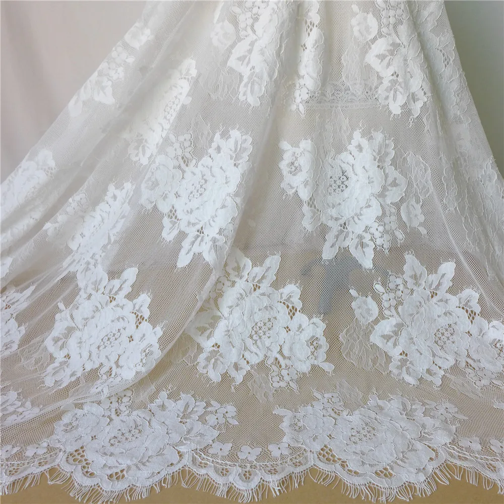 White/Black 135cm Wide 3 Yards Flower Embroidery French Chantilly Eyelash Lace Fabric With Cording Wedding Dress Accessories
White/Black 135cm Wide 3 Yards Flower Embroidery French Chantilly Eyelash Lace Fabric With Cording Wedding Dress Accessories