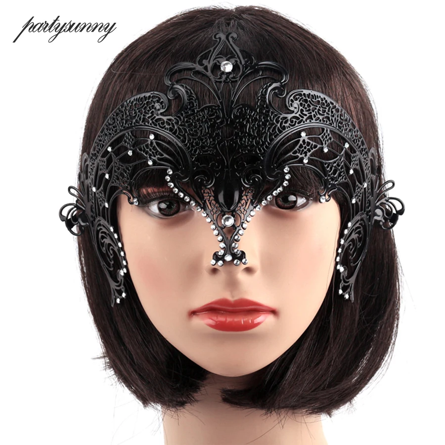 1Pcs Female Halloween Cosplay Masquerade Party Masks Party Queen Upper Half Face Black Metal Mask with Rhinestone Xmas Gift
1Pcs Female Halloween Cosplay Masquerade Party Masks Party Queen Upper Half Face Black Metal Mask with Rhinestone Xmas Gift