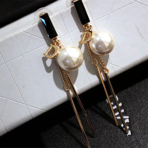 E45 Pearl Tassel Long Fashion orecchini perle perlas Luxury Famous Brand Jewelry gold-color 2017 New Dangle Earring For Women
E45 Pearl Tassel Long Fashion orecchini perle perlas Luxury Famous Brand Jewelry gold-color 2017 New Dangle Earring For Women