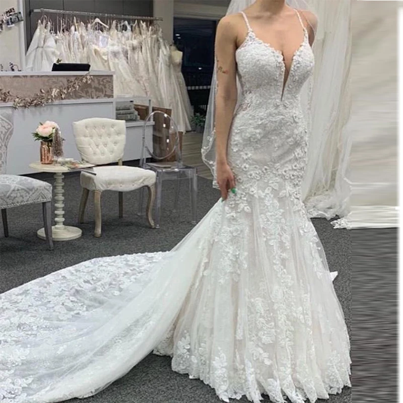 Elegant 3D Lace Appliques Wedding Dresses Spaghetti Straps Mermaid Country Style Bridal Gowns Chapel Train Wedding Gowns
Elegant 3D Lace Appliques Wedding Dresses Spaghetti Straps Mermaid Country Style Bridal Gowns Chapel Train Wedding Gowns