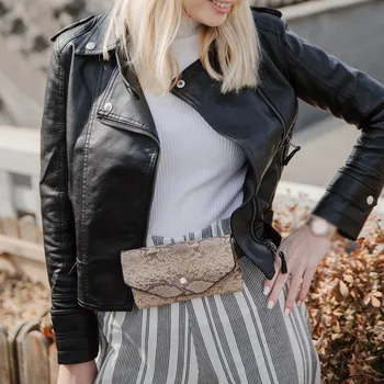 Woman Bag Fashion Outdoor Serpentine Hasp Messenger Sports Chest Waist bolso de cintura belly bags for women sac ceinture femme
Woman Bag Fashion Outdoor Serpentine Hasp Messenger Sports Chest Waist bolso de cintura belly bags for women sac ceinture femme