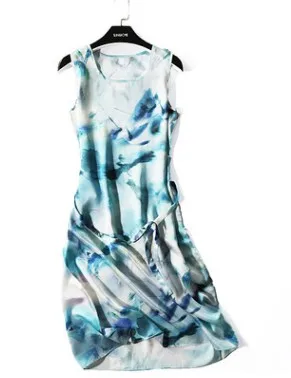 New crisp blue ink mulberry silk dress sleeveless silk middle dress vest dress satin in summer 2018
New crisp blue ink mulberry silk dress sleeveless silk middle dress vest dress satin in summer 2018