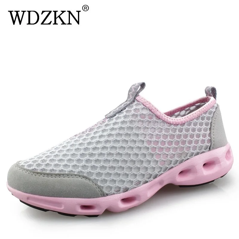 WDZKN Lightweight Summer Shoes Woman Slip On Loafers Breathable Air Mesh Flat Sneakers Women Casual Shoes Chaussures Femme
WDZKN Lightweight Summer Shoes Woman Slip On Loafers Breathable Air Mesh Flat Sneakers Women Casual Shoes Chaussures Femme