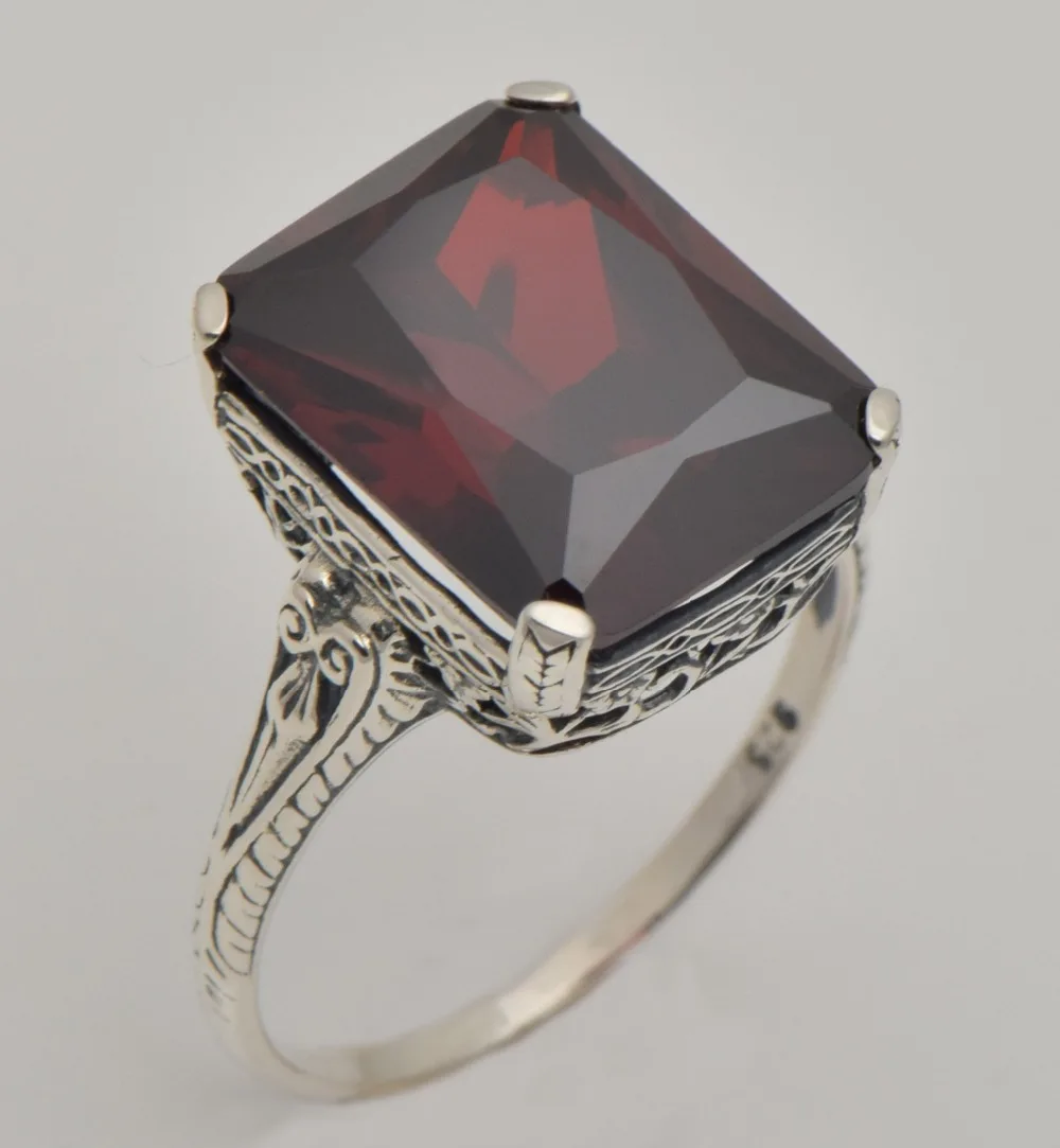 2015 new trend Romantic wind restoring ancient ways Exquisite luxury noble women 925 sterling silver ring garnet ring
2015 new trend Romantic wind restoring ancient ways Exquisite luxury noble women 925 sterling silver ring garnet ring