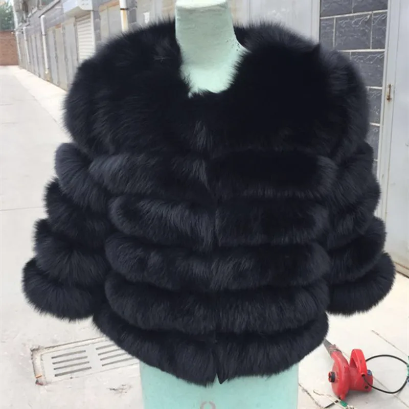 Women Warm Real Fox Fur Coat Short Winter Fur Jacket Outerwear Natural Blue Fox Fur Coats for Women
Women Warm Real Fox Fur Coat Short Winter Fur Jacket Outerwear Natural Blue Fox Fur Coats for Women