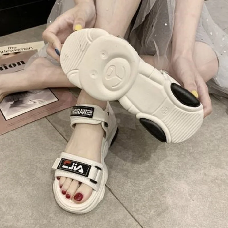 Velcro thick-soled sandals female summer 2019 new bear sole fashion wild sports student shoes
Velcro thick-soled sandals female summer 2019 new bear sole fashion wild sports student shoes