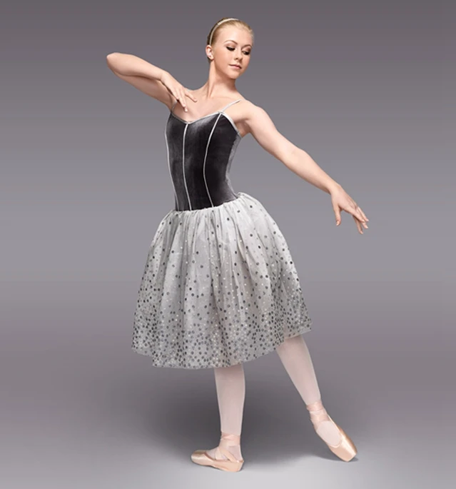 End of a single professional female gold velvet sequined ballet dance clothes harness dress performance clothing
End of a single professional female gold velvet sequined ballet dance clothes harness dress performance clothing