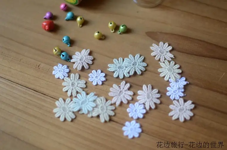 Lace accessories DIY Daisy Flower Day One cotton aqueous paste optional four-color
Lace accessories DIY Daisy Flower Day One cotton aqueous paste optional four-color