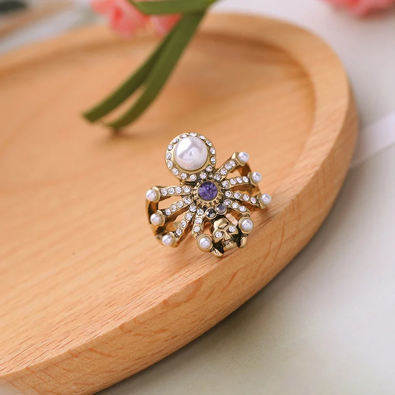 Special Design European Retro Punk Insect Rings For Women Simulated Pearls Crystal CZ Spider Fashion Wedding Party Jewelry Ring
Special Design European Retro Punk Insect Rings For Women Simulated Pearls Crystal CZ Spider Fashion Wedding Party Jewelry Ring