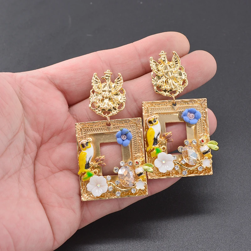 2019 New Design Big Gold Color Long Square Geometric Earring Women Exaggerated Bohemian Metal Statement Earrings Pendant Baroque
2019 New Design Big Gold Color Long Square Geometric Earring Women Exaggerated Bohemian Metal Statement Earrings Pendant Baroque