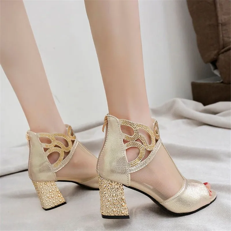 New fashion show Gold Mesh Net Cross Strap Sexy high heel sandals woman shoes pumps Hollow lace-up peep Toe Sandals
New fashion show Gold Mesh Net Cross Strap Sexy high heel sandals woman shoes pumps Hollow lace-up peep Toe Sandals