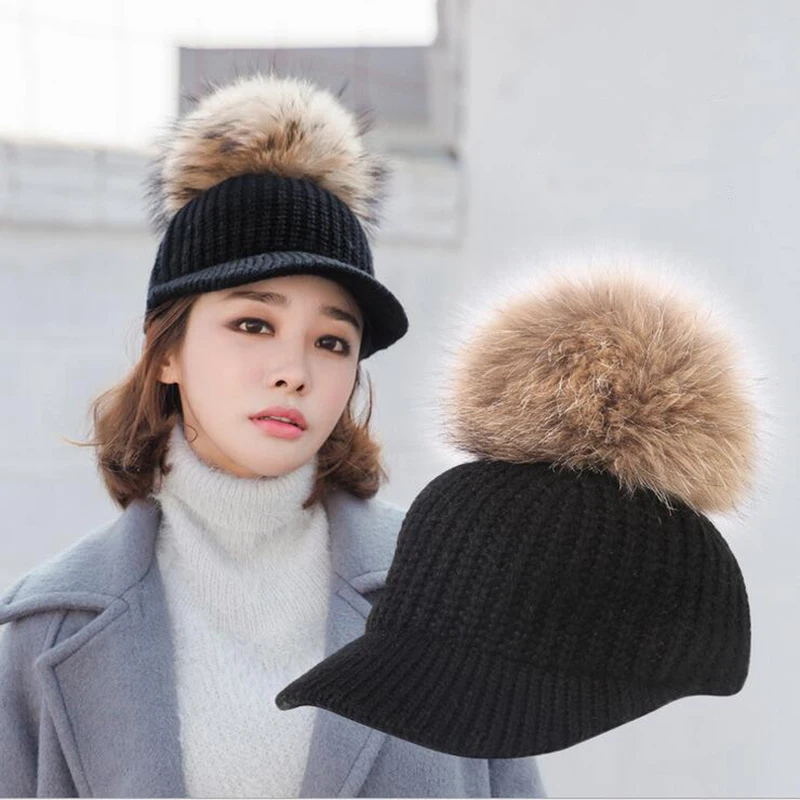 Big Faux Raccoon Fur Pompoms Baseball Caps High Quality Black White Red Knitted Winter Hats for Women Korean Snapback Cap
Big Faux Raccoon Fur Pompoms Baseball Caps High Quality Black White Red Knitted Winter Hats for Women Korean Snapback Cap
