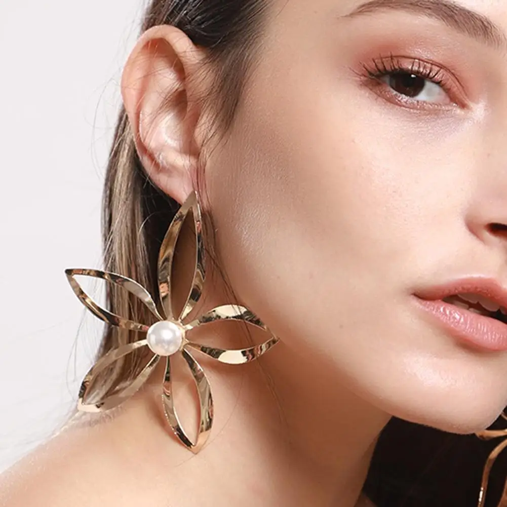 NewFashion Big Flower With Pearl Earrings Women Girls High Quality Unique Graceful Fashion Big White Flower Imitation Pearls
NewFashion Big Flower With Pearl Earrings Women Girls High Quality Unique Graceful Fashion Big White Flower Imitation Pearls