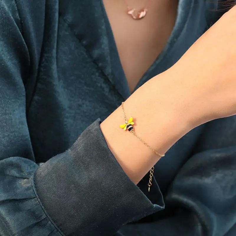 PINJEAS Sterling Silver Bracelet Female Cute Cartoon Bee Bracelet Gold Small Animal Accessories Bracelet
PINJEAS Sterling Silver Bracelet Female Cute Cartoon Bee Bracelet Gold Small Animal Accessories Bracelet